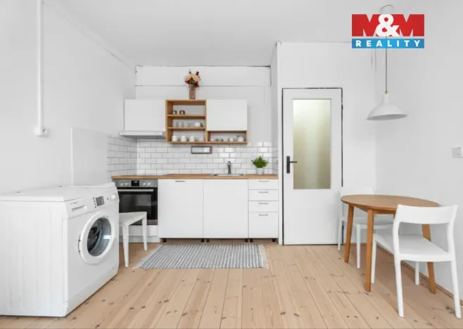 Prodej bytu 1+1, Ústí nad Labem - Severní Terasa, Kmochova, 33 m2