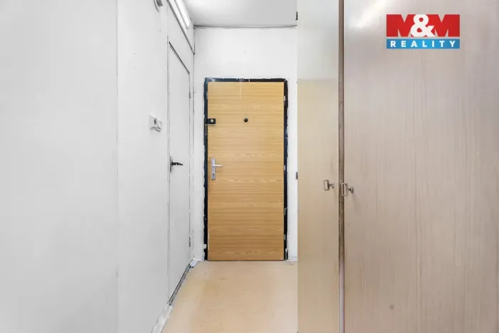 Prodej bytu 1+1, Ústí nad Labem - Severní Terasa, Kmochova, 33 m2