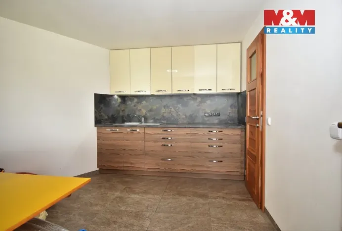 Prodej výrobních prostor, Spálov, 1200 m2