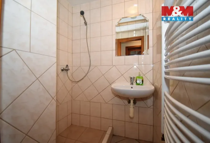 Prodej výrobních prostor, Spálov, 1200 m2