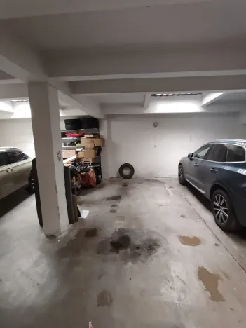 Pronájem garážového stání, Praha - Holešovice, U Pergamenky, 12 m2