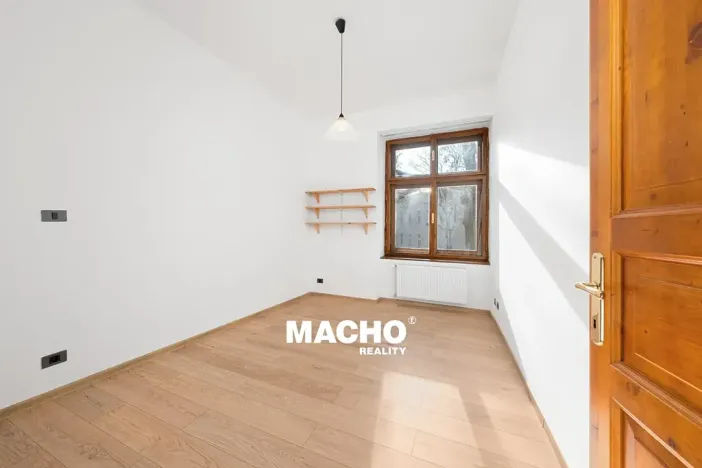 Pronájem bytu 3+kk, Praha - Vršovice, Černomořská, 70 m2