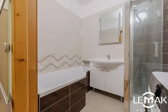 Prodej bytu 3+1, Velká Bystřice, Nádražní I, 68 m2