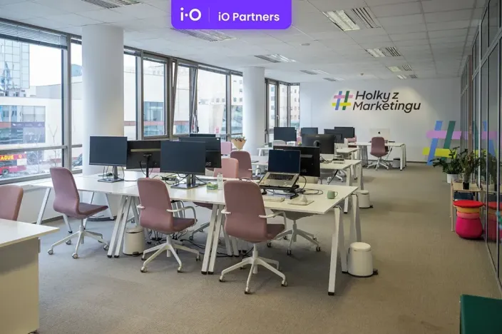 Pronájem kanceláře, Praha - Karlín, Sokolovská, 311 m2