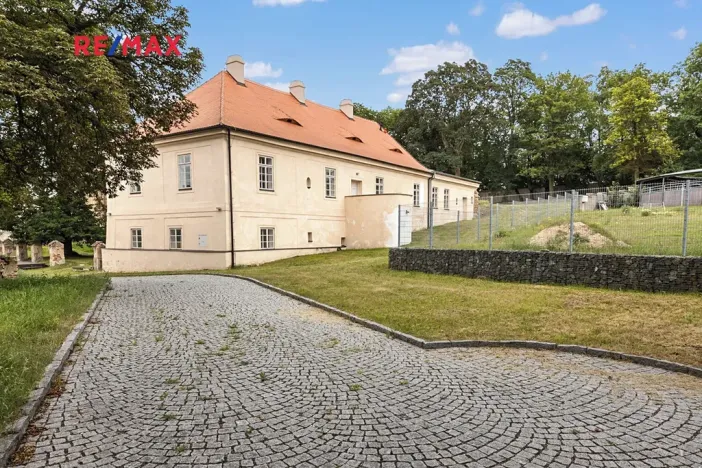 Prodej vícegeneračního domu, Koleč, 404 m2