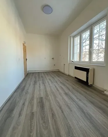 Pronájem bytu 2+kk, Praha - Vysočany, Pod pekárnami, 45 m2