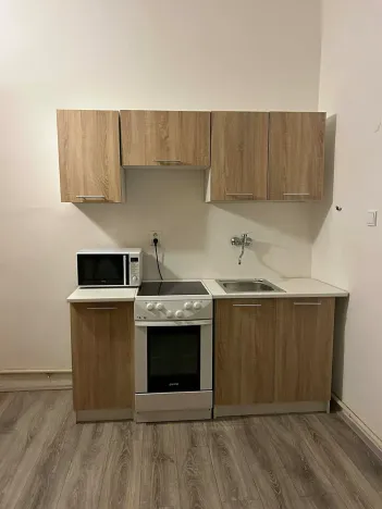 Pronájem bytu 2+kk, Praha - Vysočany, Pod pekárnami, 45 m2
