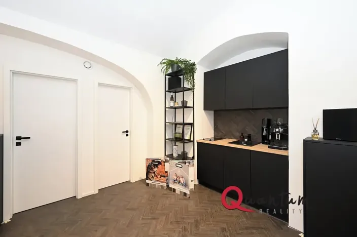 Pronájem kanceláře, Praha - Smíchov, Na Plzeňce, 47 m2