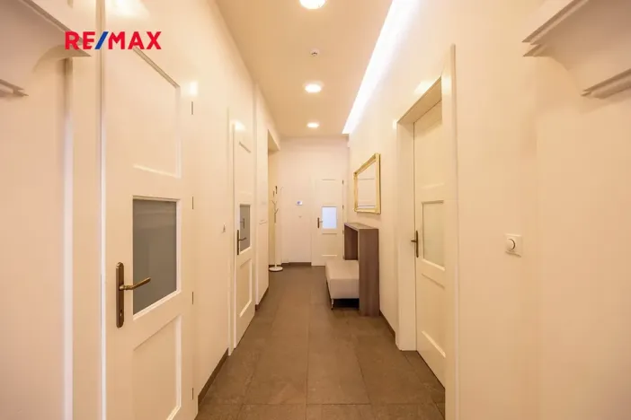 Prodej bytu 2+kk, Praha - Staré Město, Křižovnická, 71 m2