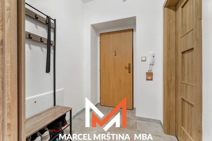 Prodej bytu 2+kk, Náchod, Ruská, 52 m2