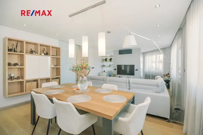 Prodej atypického bytu, Pardubice, Nerudova, 160 m2