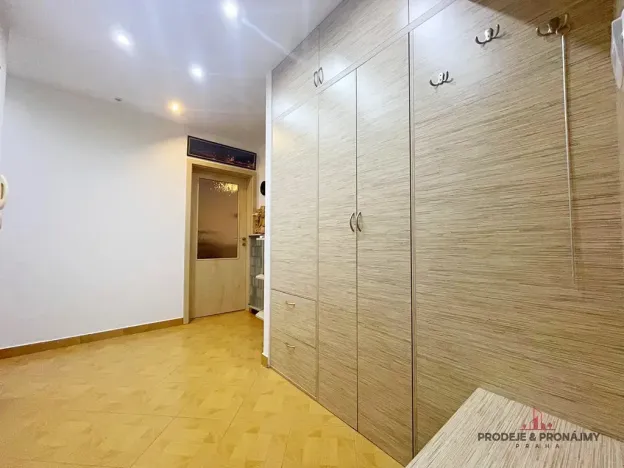 Prodej bytu 2+1, Karlovy Vary, Gagarinova, 64 m2