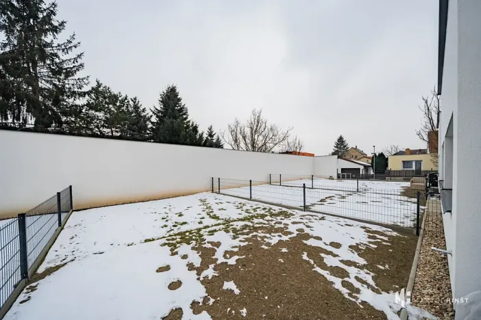 Prodej podílu bytu 3+kk, Přezletice, Zahradní, 148 m2