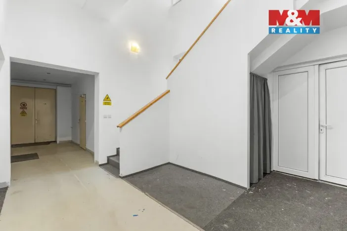 Pronájem výrobních prostor, Libušín, Důl Max, 768 m2