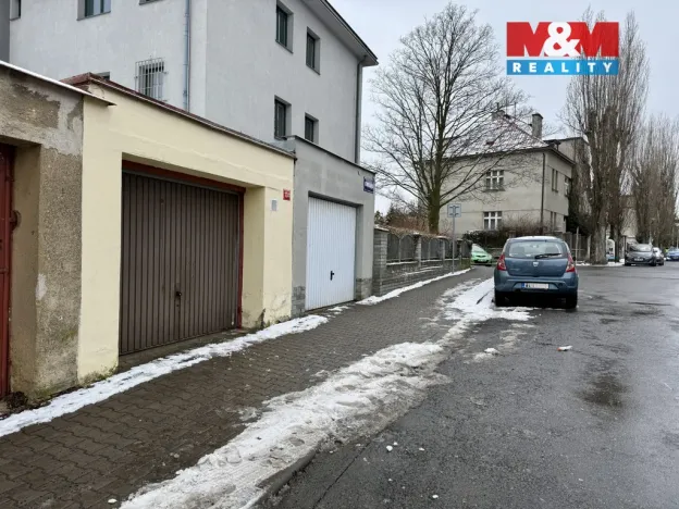Pronájem garáže, Kladno, Kubelíkova, 17 m2