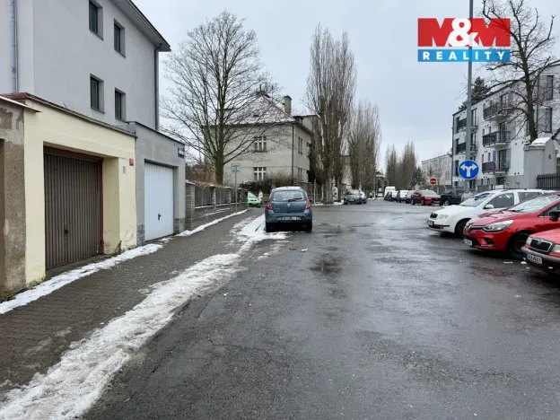 Pronájem garáže, Kladno, Kubelíkova, 17 m2