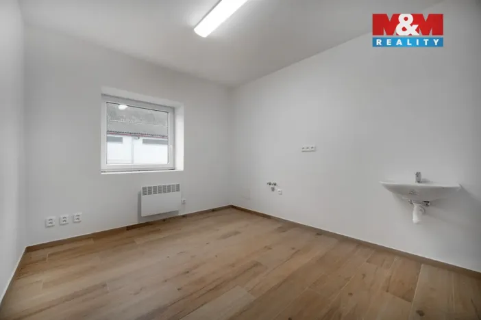 Prodej skladu, Cerekvice nad Loučnou - Pekla, 1582 m2