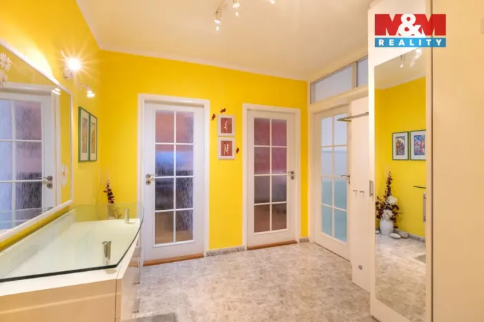 Prodej bytu 2+1, Teplice - Trnovany, V závětří, 83 m2