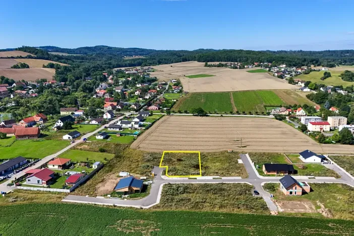 Prodej pozemku pro bydlení, Lešany, 735 m2