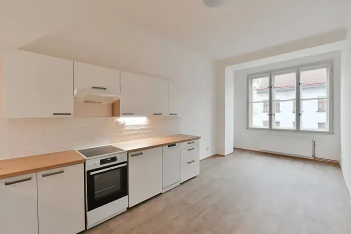 Pronájem bytu 3+1, Praha - Smíchov, Štefánikova, 120 m2