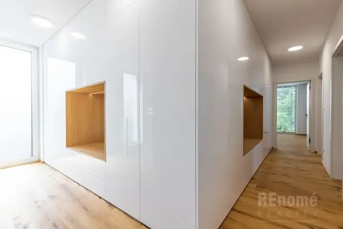 Pronájem rodinného domu, Jesenice, Průběžná, 200 m2