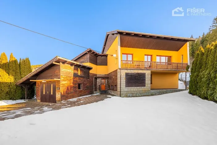 Prodej vícegeneračního domu, Halenkov, 232 m2