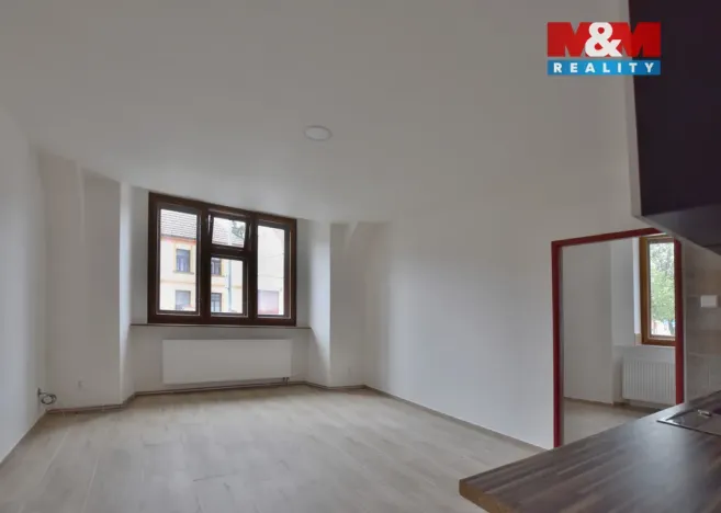 Pronájem bytu 3+kk, Nechanice, Husovo nám., 57 m2