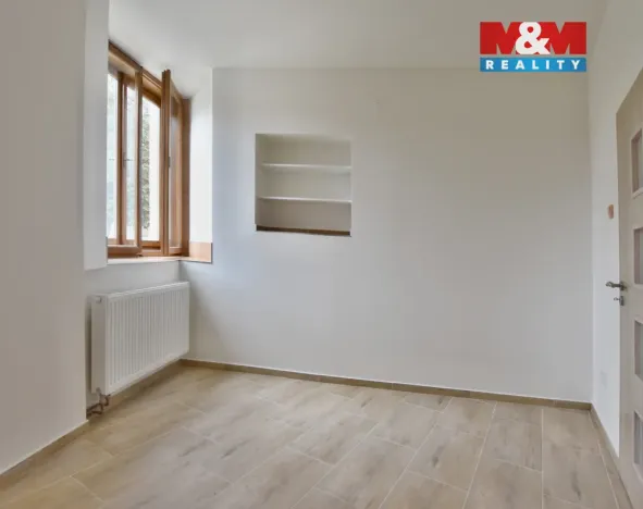 Pronájem bytu 3+kk, Nechanice, Husovo nám., 57 m2