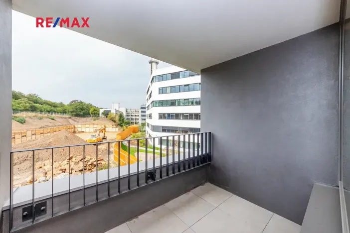 Pronájem bytu 2+kk, Praha - Radlice, U Komína, 53 m2