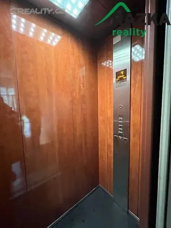 Prodej bytu 3+1, Karlovy Vary, 130 m2