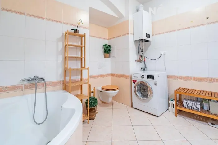 Prodej bytu 2+kk, České Budějovice, Dr. Stejskala, 77 m2