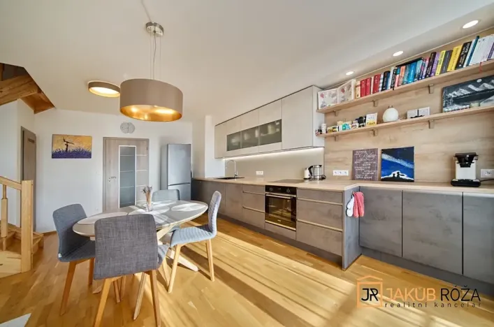 Prodej bytu 3+kk, Černý Důl, 92 m2