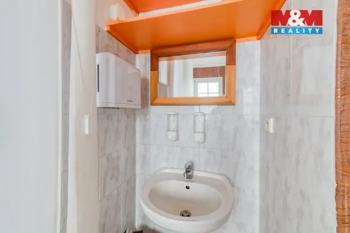 Pronájem obchodního prostoru, Mariánské Lázně, Hlavní třída, 35 m2