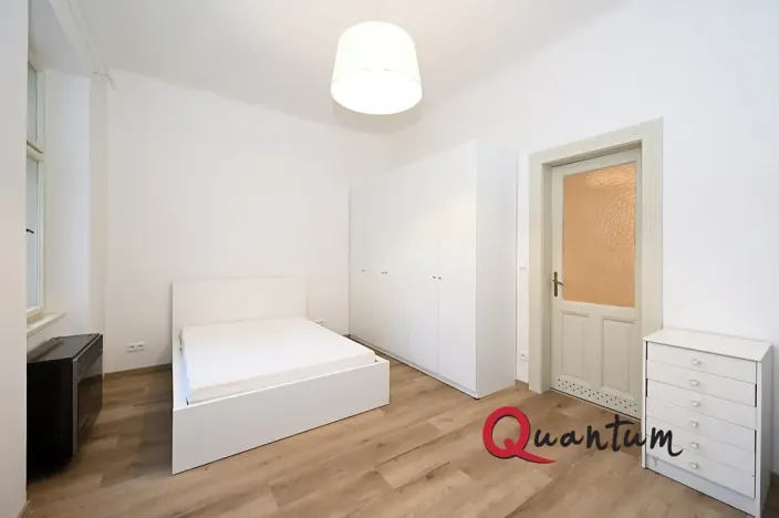 Pronájem bytu 1+1, Praha - Žižkov, Kubelíkova, 39 m2