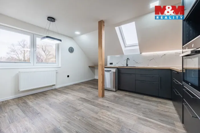 Prodej rodinného domu, Radonice, Růžičkova, 182 m2