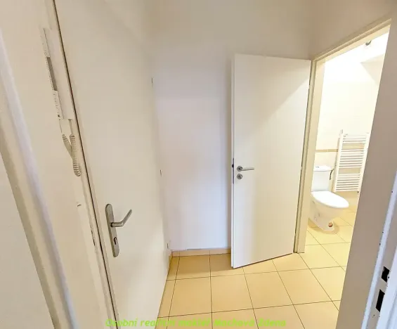 Pronájem bytu 1+kk, Praha - Michle, Jihlavská, 24 m2