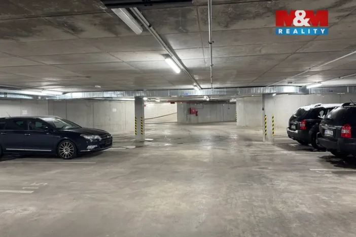 Pronájem garážového stání, Plzeň - Východní Předměstí, Rejskova, 16 m2