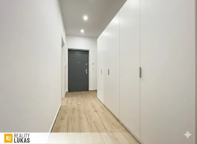 Prodej bytu 2+1, Ostrava, Korunní, 62 m2