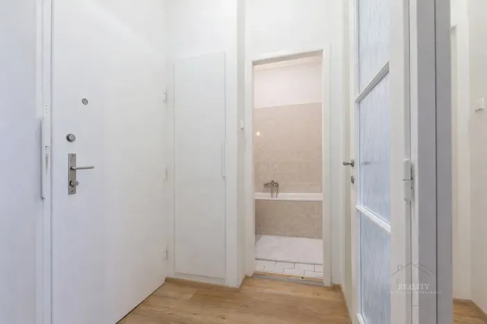 Pronájem bytu 1+1, Praha - Nové Město, Žitná, 26 m2