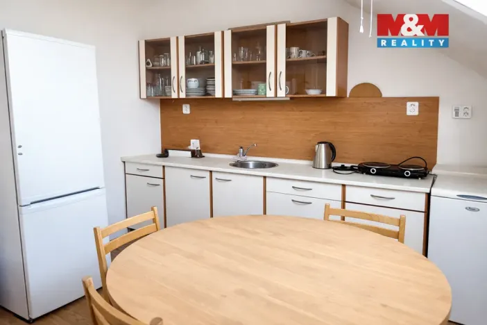 Pronájem bytu 3+1, Pardubice - Nové Jesenčany, 85 m2