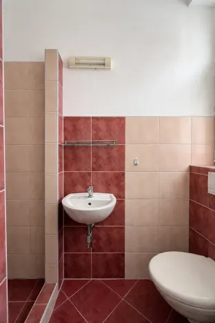 Pronájem bytu 1+1, Karlovy Vary, Kollárova, 39 m2