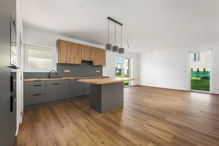 Prodej rodinného domu, Milovice, Modřínová, 137 m2