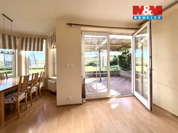 Prodej rodinného domu, Panenské Břežany, Vilová, 200 m2