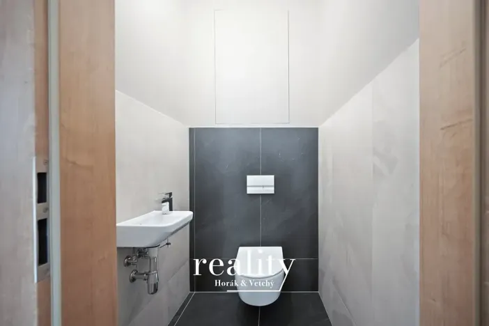 Pronájem bytu 3+kk, Brno, Komárovská, 66 m2