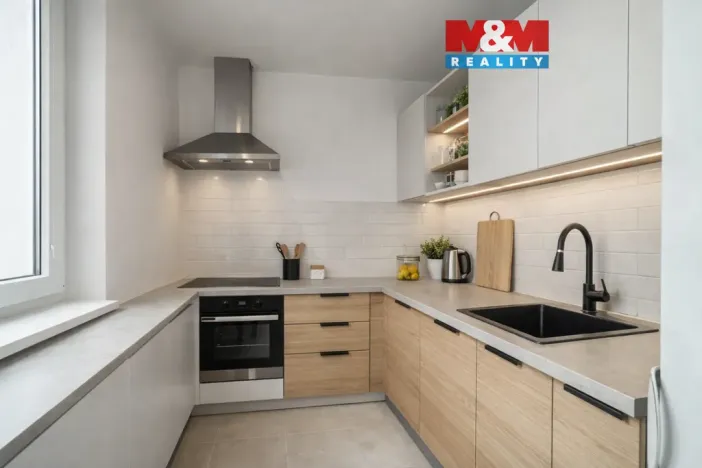 Prodej bytu 3+1, Praha - Řepy, Makovského, 65 m2