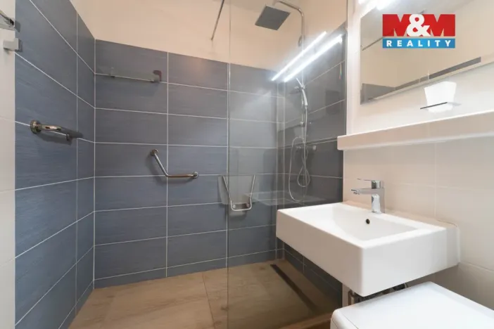 Prodej bytu 3+1, Praha - Řepy, Makovského, 65 m2