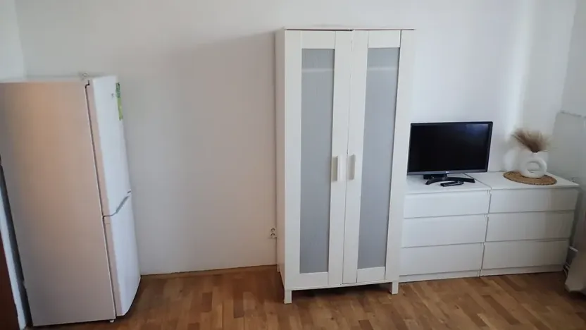 Pronájem bytu 1+kk, Brno, Jedovnická, 20 m2