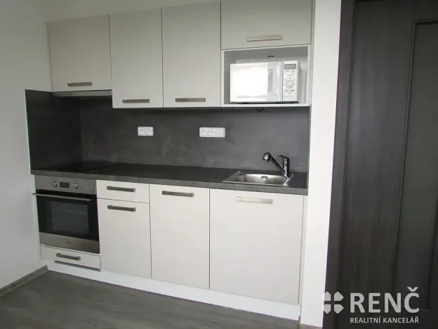 Pronájem bytu 1+1, Brno, Štouračova, 33 m2
