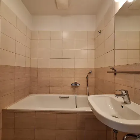 Pronájem bytu 1+1, Praha - Smíchov, Podbělohorská, 45 m2