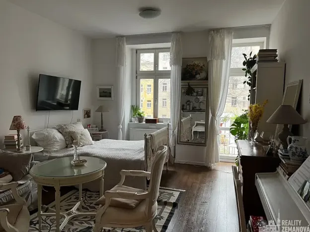 Pronájem bytu 1+kk, Praha - Vinohrady, Korunní, 31 m2